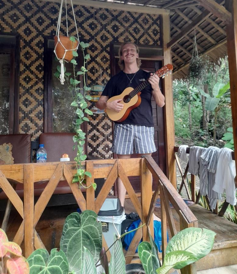 Anik Homestay & Dormy Batukaras Buitenkant foto